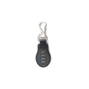 chaveiro audi, chaveiro, comprar chaveiro automotivo no rio de janeiro, chaveiro, chaveiro automotivo, chaveiro automotivo personalizado, chaveiro PVC injetado texturizado, chaveiro automotivo com logomarca metalizada, chaveiro resinado no verso, chaveiro automotivo com mosquete e argola de metal, chaveiro área de gravação oval, chaveiro digital em vinil autoadesivo um lado, chaveiro logomarca metalizada do outro lado, chaveiro acabamento resina epóxi cristal, chaveiro automotivo preto