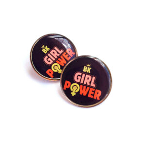 boton chapa de metal, boton latão, boton com presilha, boton com alfinete, boton banho de metal, boton impressão digital, boton formato redondo, boton de niquel, boton dourado, boton girl power, comprar boton rj
